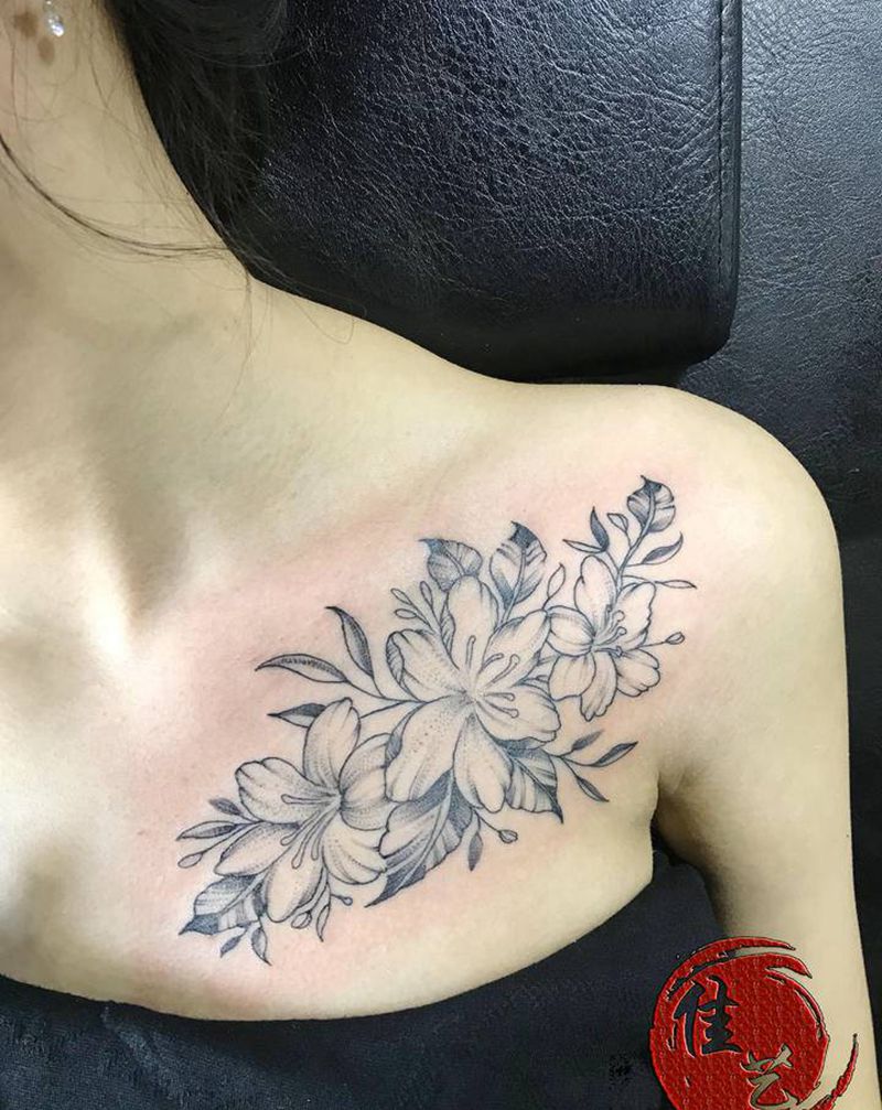 素花纹身图片_胸部New School纹身图案