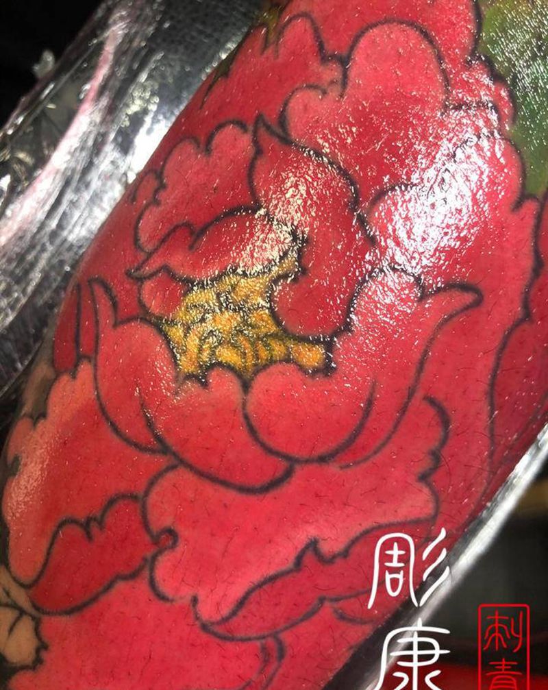 花纹身图片_手臂老传统纹身图案