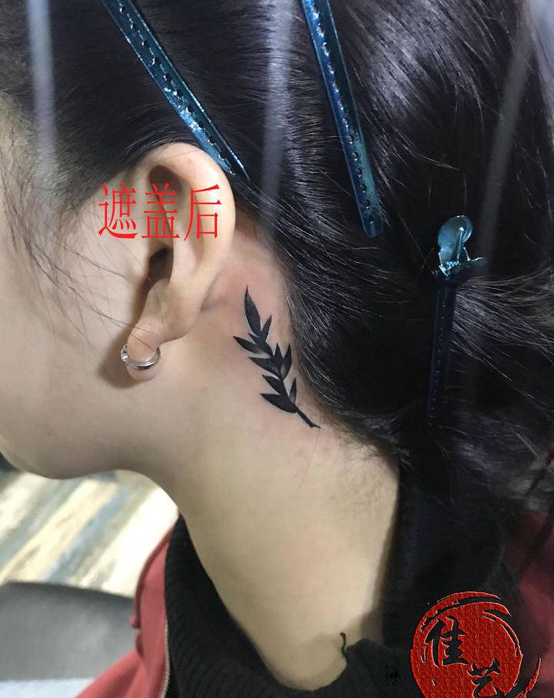 小树叶遮盖纹身图片_颈部纹身图案