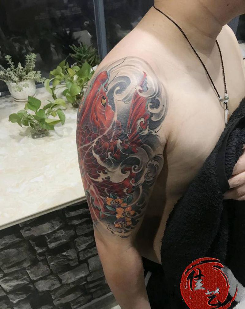 鲤鱼纹身图片_手臂新传统纹身图案