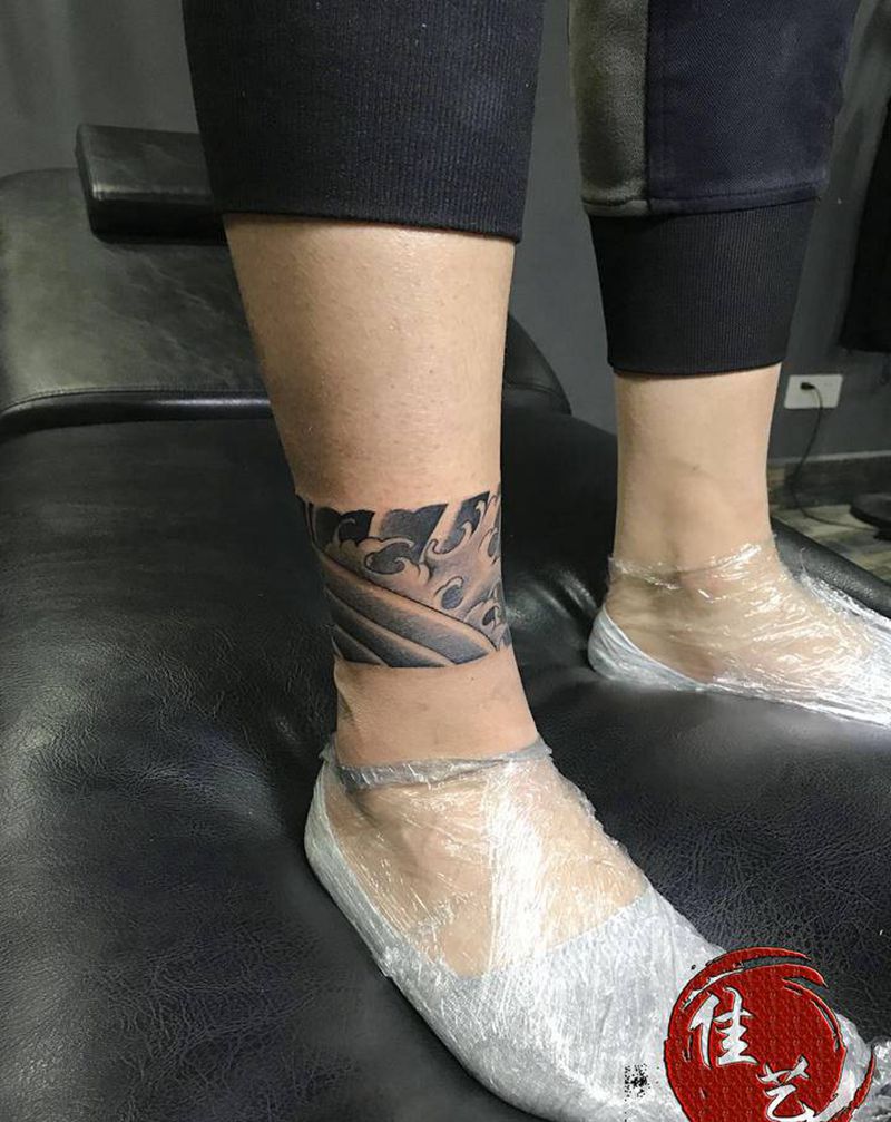 传统脚环纹身图片_腿部老传统Old School纹身图案