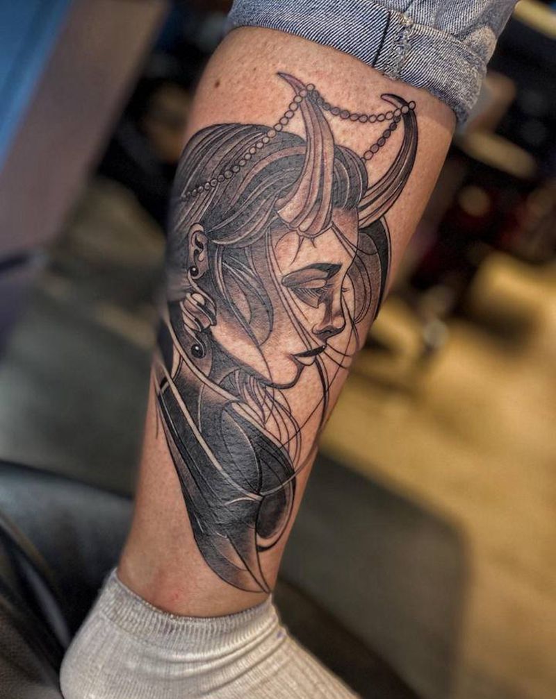 欧女郎纹身图片_腿部纹身图案