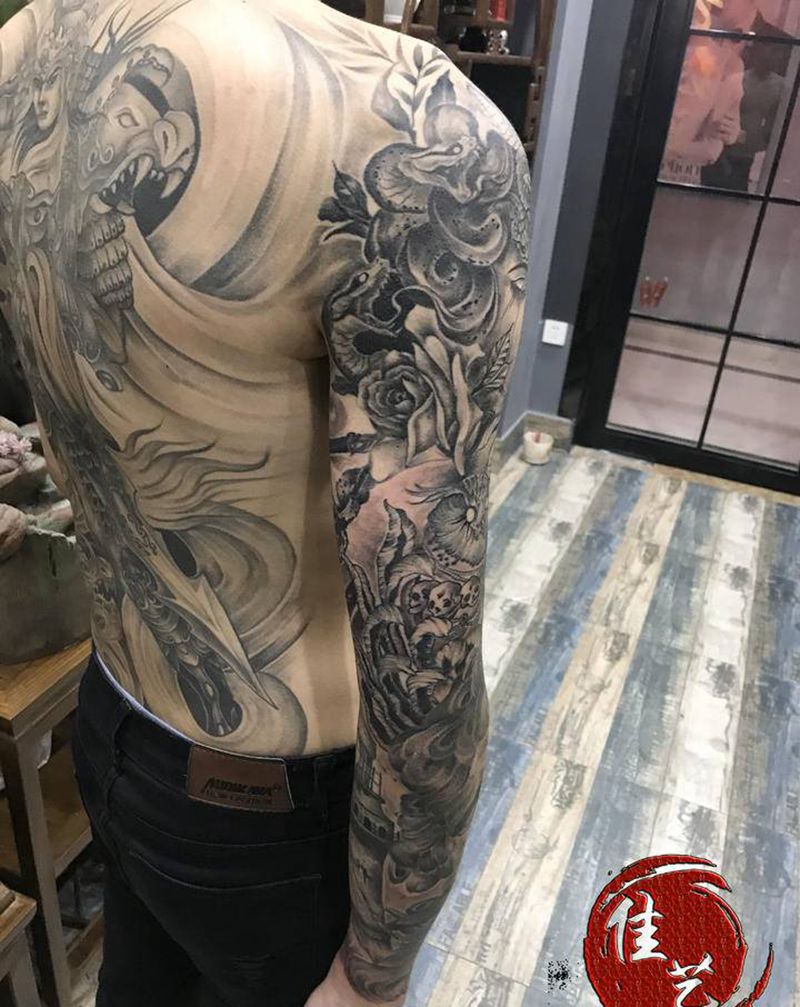 美杜莎波塞冬纹身图片_手臂New School新传统纹身图案