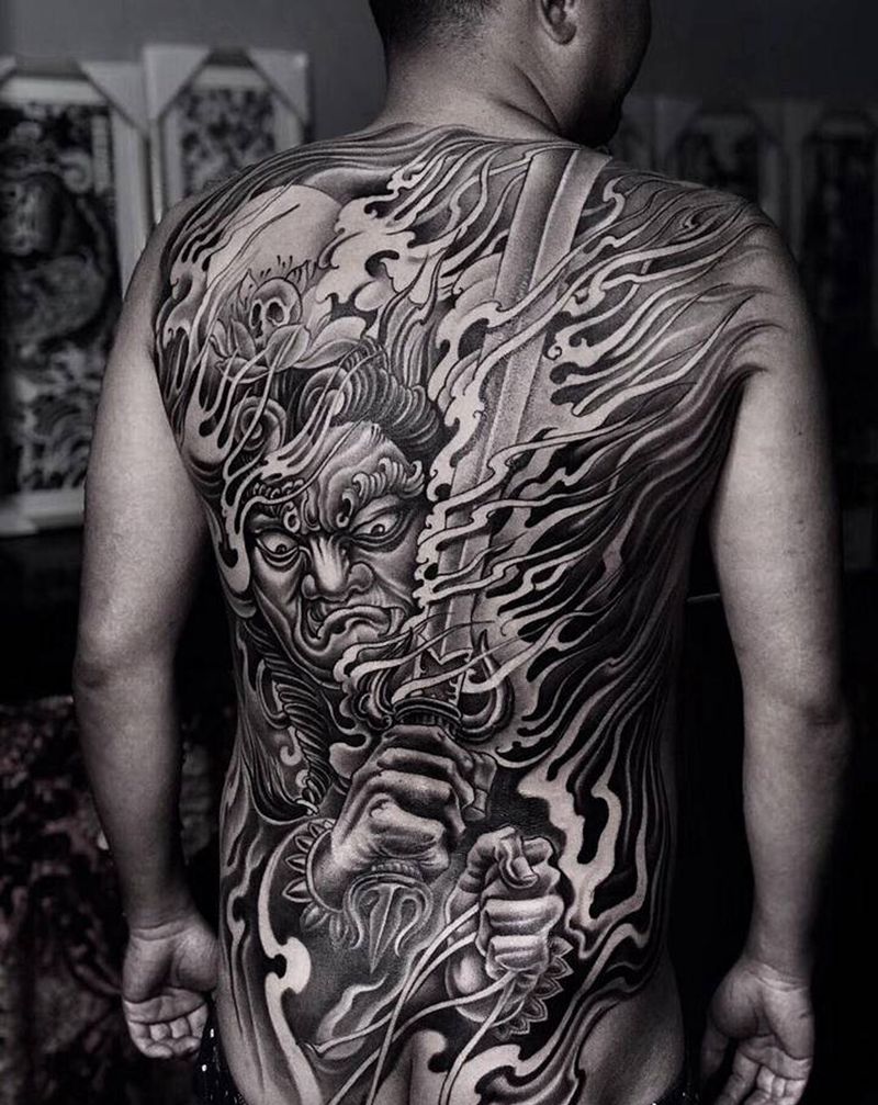 不动明王纹身图片_背部新传统纹身图案