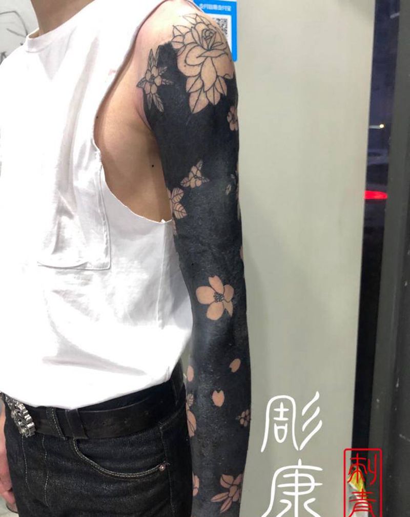 黑臂 未完成纹身图片_手臂水墨图腾纹身图案