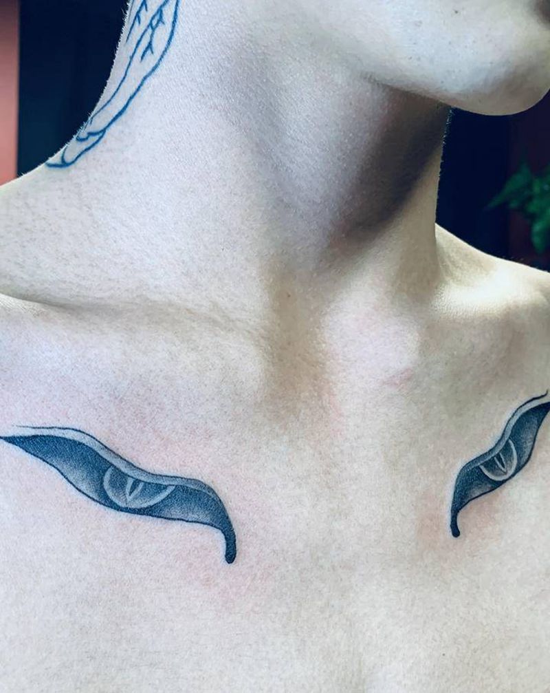 眼睛纹身图片_胸部Old School纹身图案