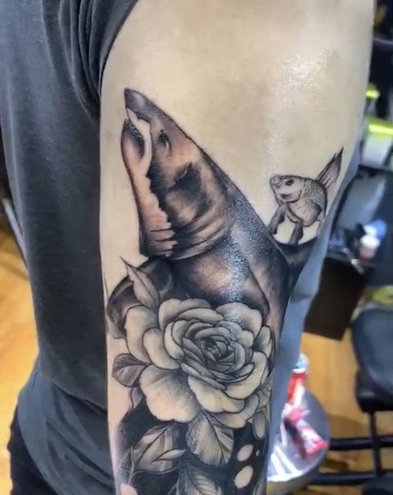 定制未完。纹身图片_手臂欧美写实纹身图案