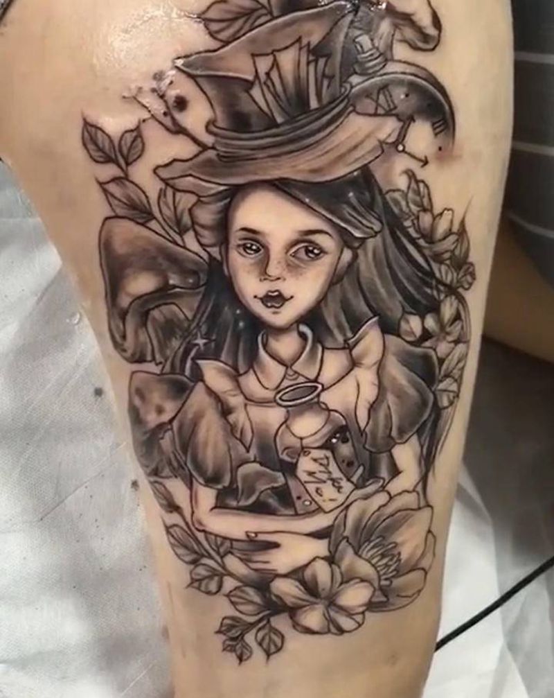 爱丽丝纹身图片_欧美写实纹身图案