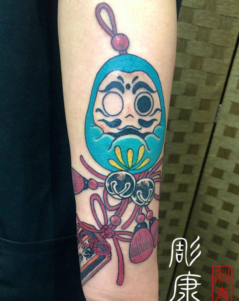 达摩蛋纹身图片_手臂老传统纹身图案