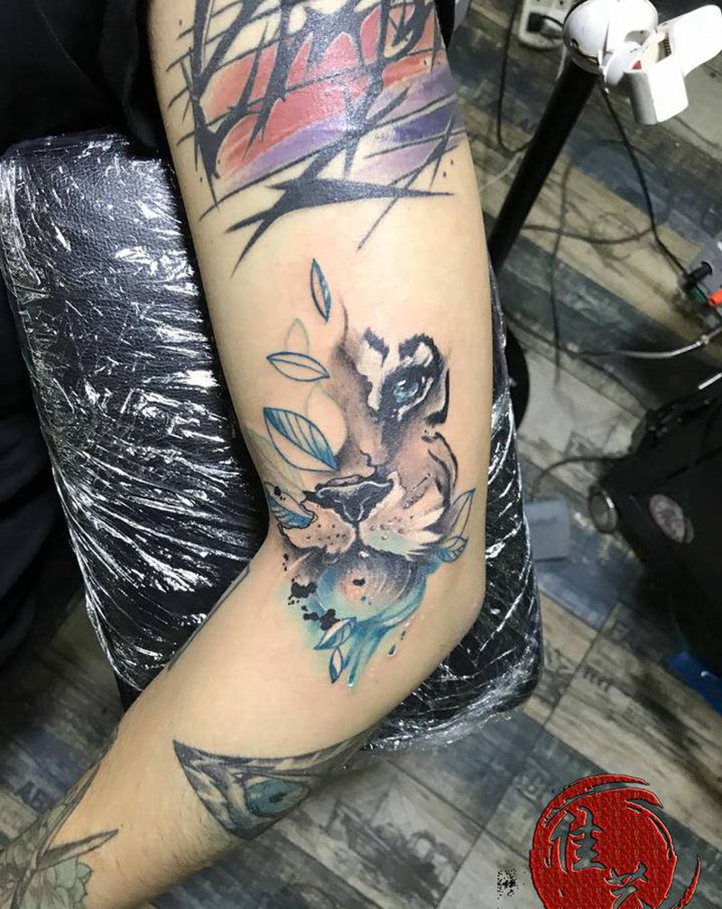 虎纹身图片_手臂New School欧美写实纹身图案