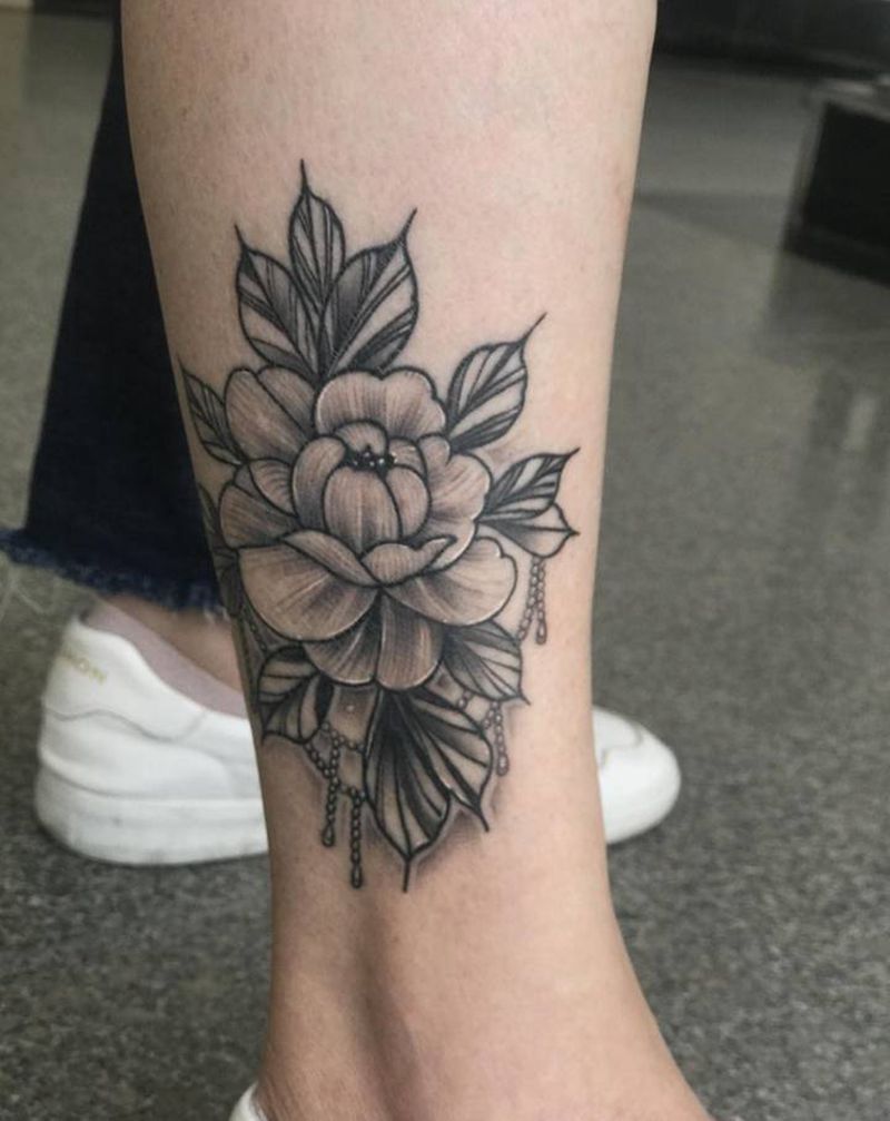 素花纹身图片_腿部纹身图案