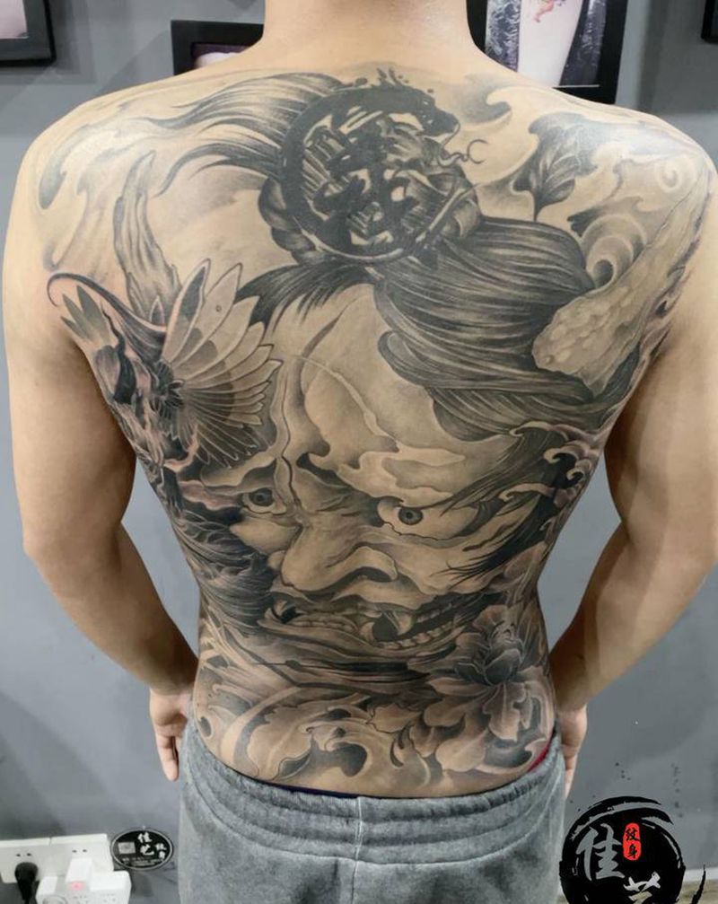 般诺纹身图片_背部新传统纹身图案