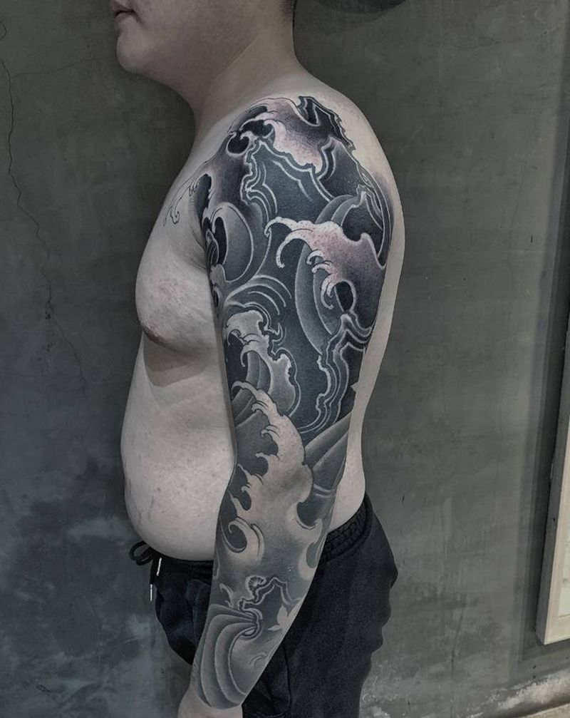 浪臂纹身图片_手臂新传统纹身图案