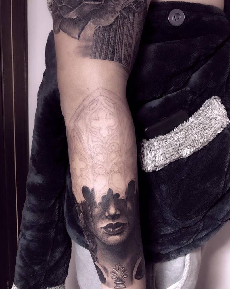 花臂进度纹身图片_手臂欧美写实新传统欧美纹身图案