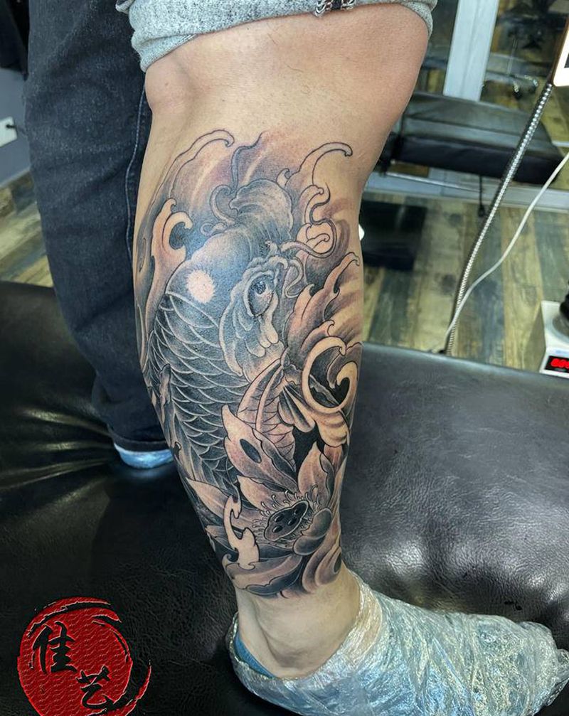 鲤鱼纹身图片_腿部新传统纹身图案