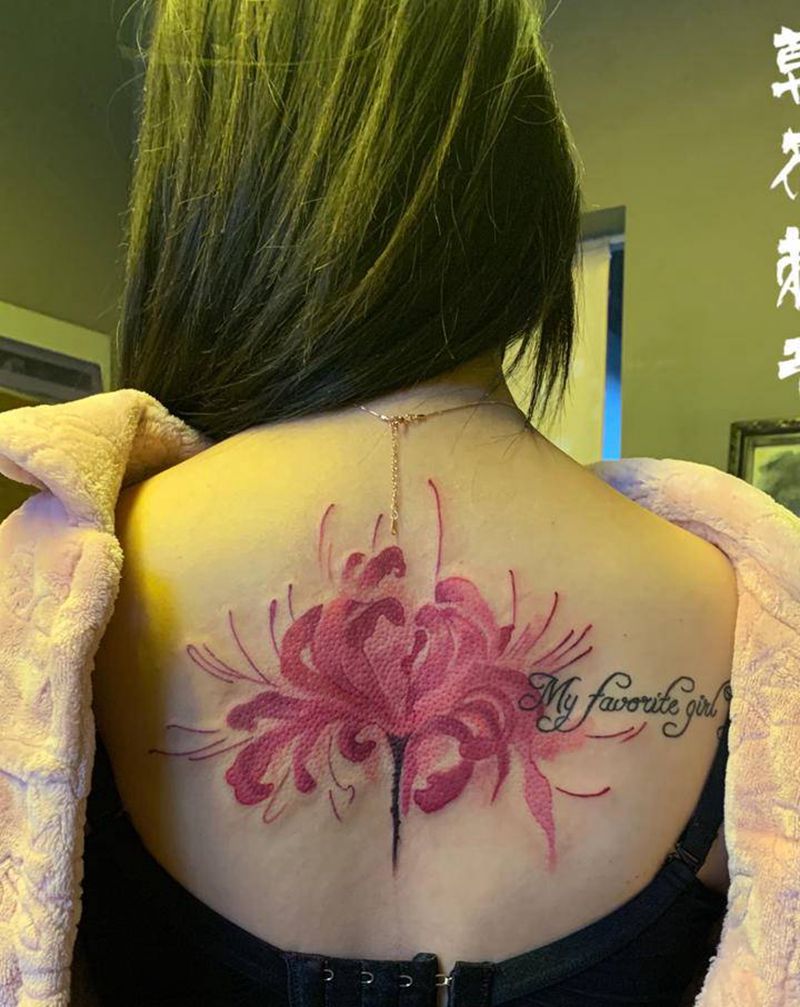 彼岸花纹身图片_背部水彩水墨纹身图案