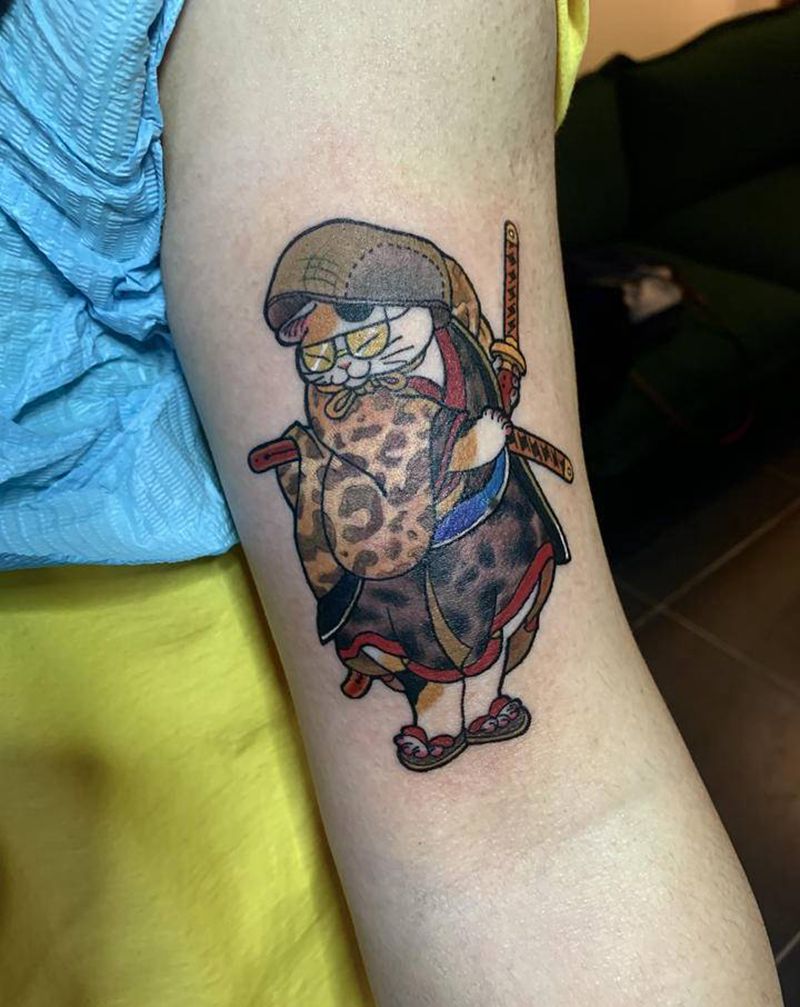 客人带图猫武士纹身图片_手臂老传统日式小图猫武士纹身图案