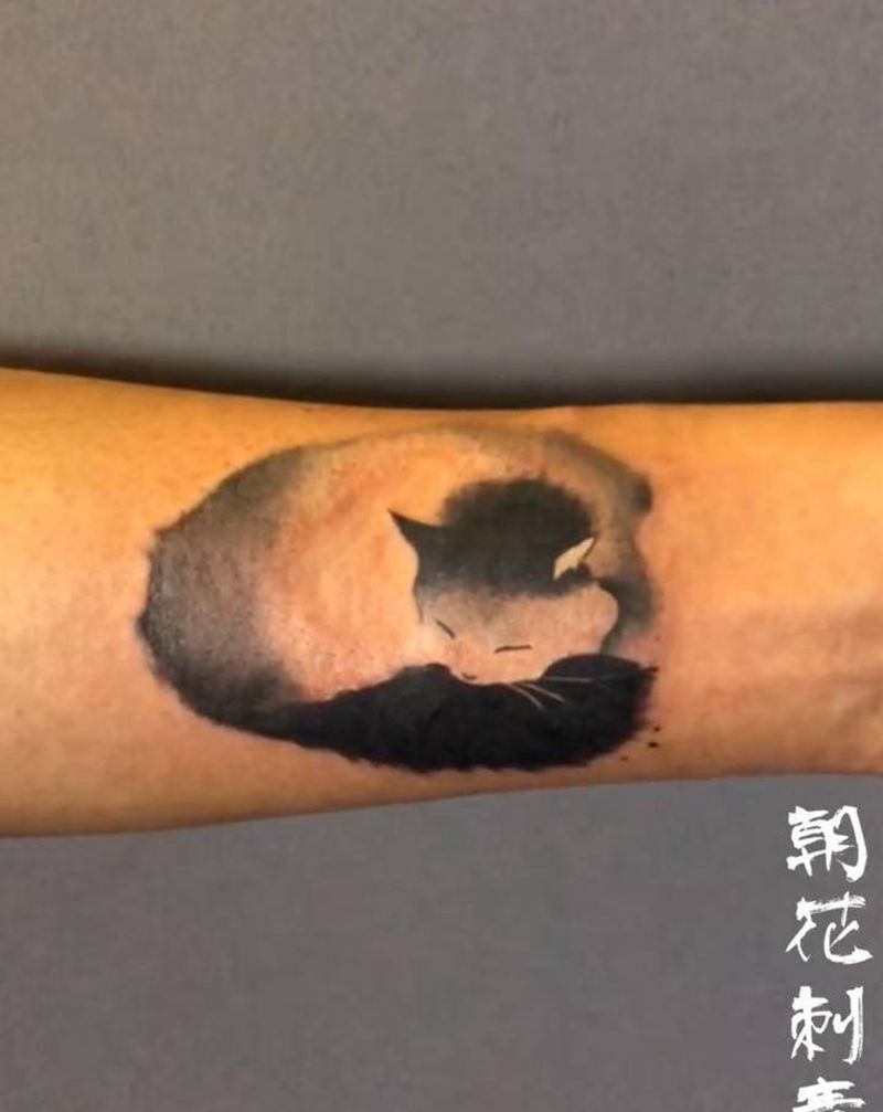 店里师傅遮盖纹身图片_手臂水彩纹身图案