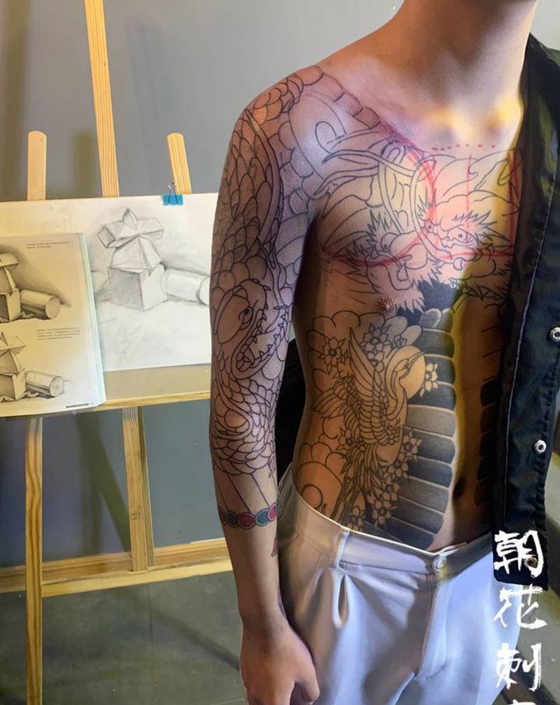 老传统七分臂蛇纹身图片_手臂老传统纹身图案