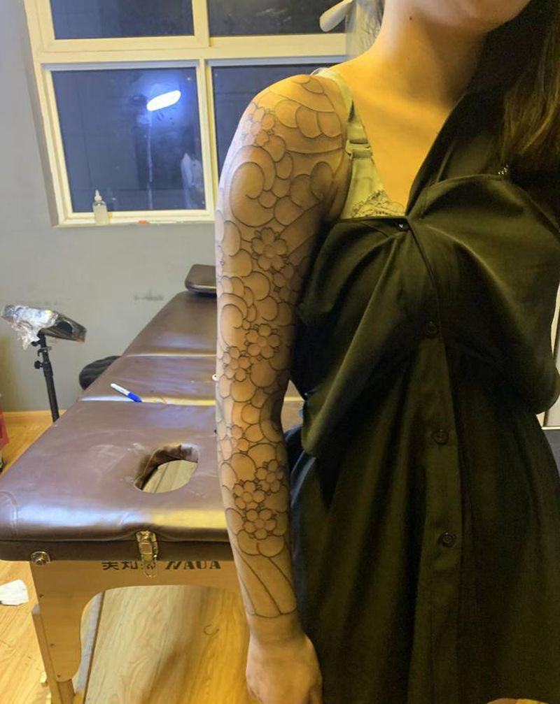 樱花臂纹身图片_手臂老传统纹身图案