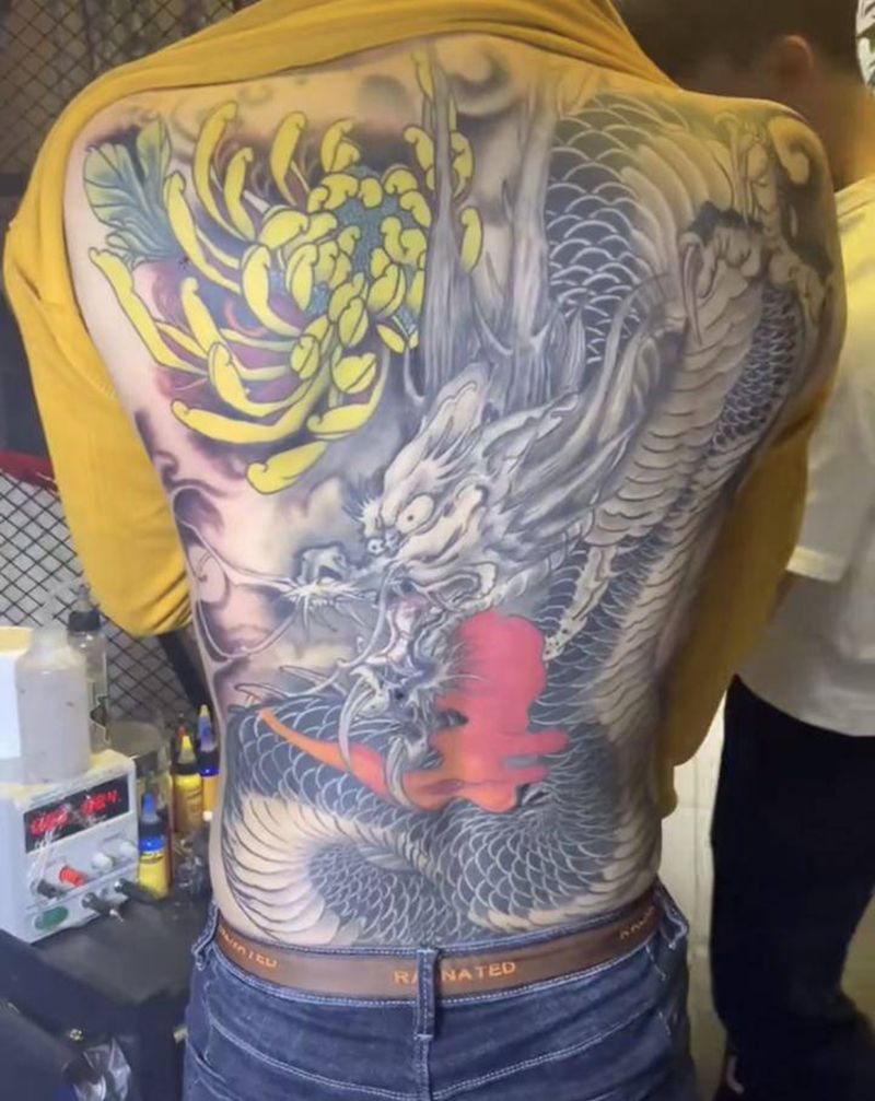 买家秀纹身图片_背部新传统纹身图案