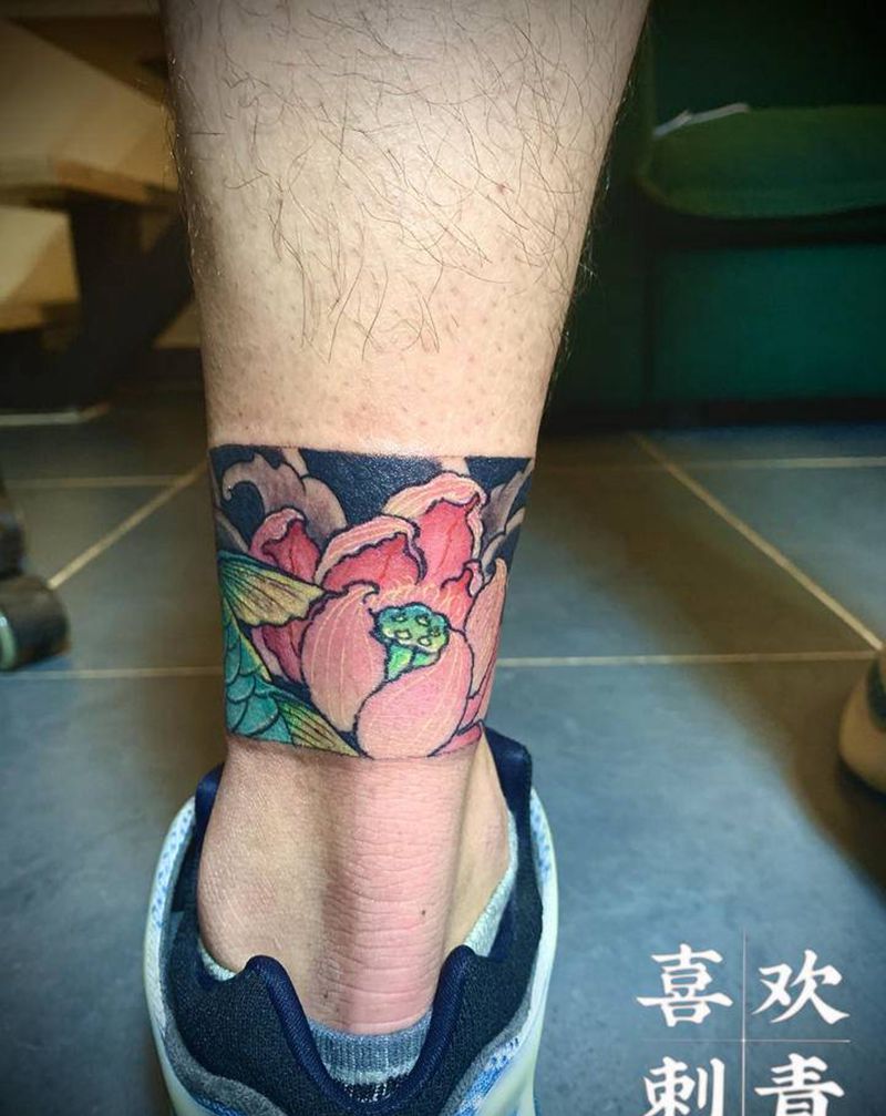 腿环遮盖纹身图片_腿部老传统鲤鱼荷花纹身图案