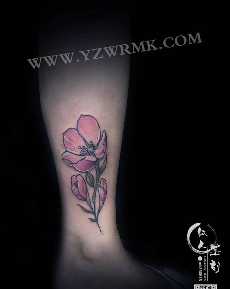 小花遮盖纹身图片_手部纹身图案