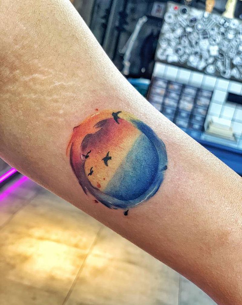 夕阳大海纹身图片_手臂水彩纹身图案