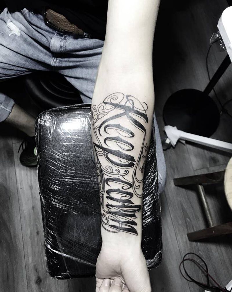 小臂花体纹身图片_手臂花体字纹身图案