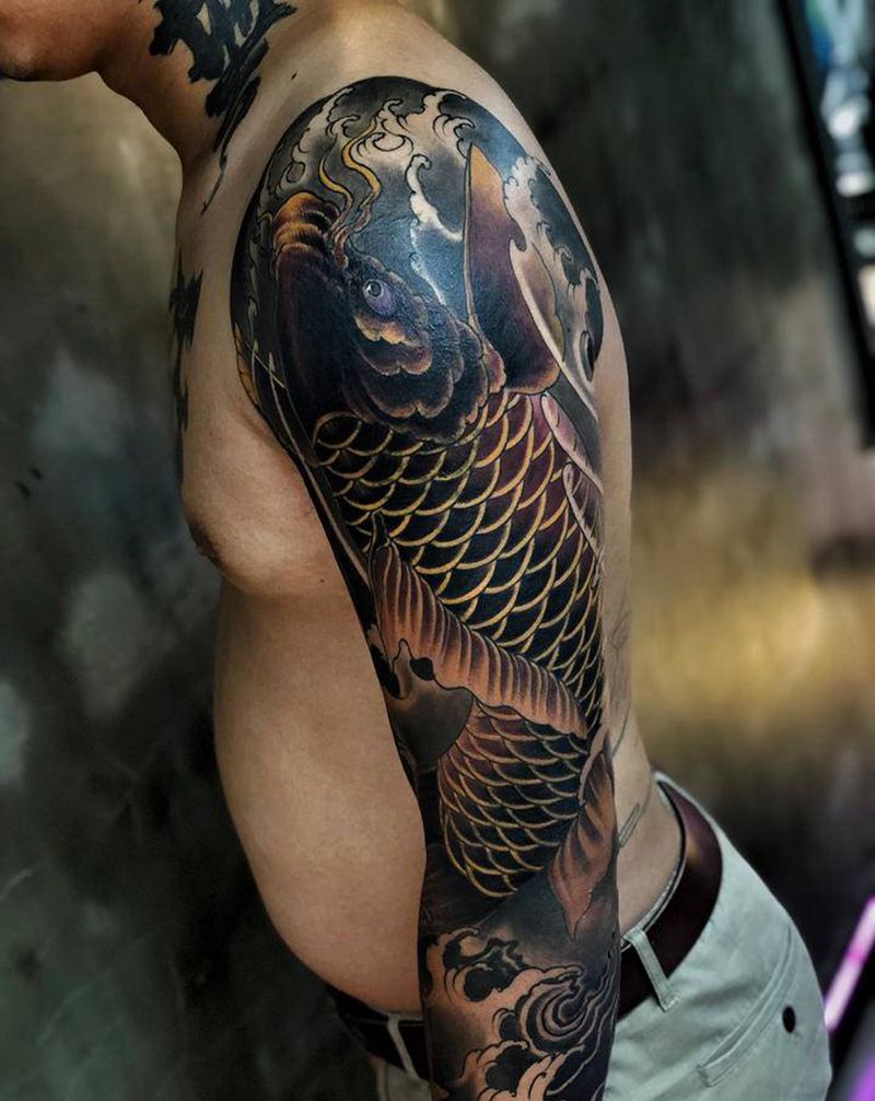 锦鲤 荷花纹身图片_手臂新传统纹身图案