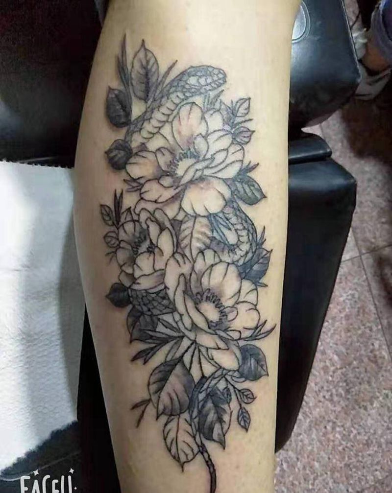 花纹身图片_腿部New School纹身图案