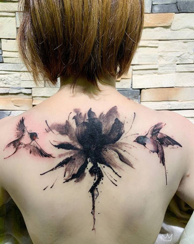 遮盖作品纹身图片_背部水墨燕子 水墨纹身图案