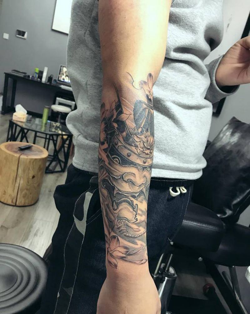 包小臂纹身图片_手部新传统纹身图案