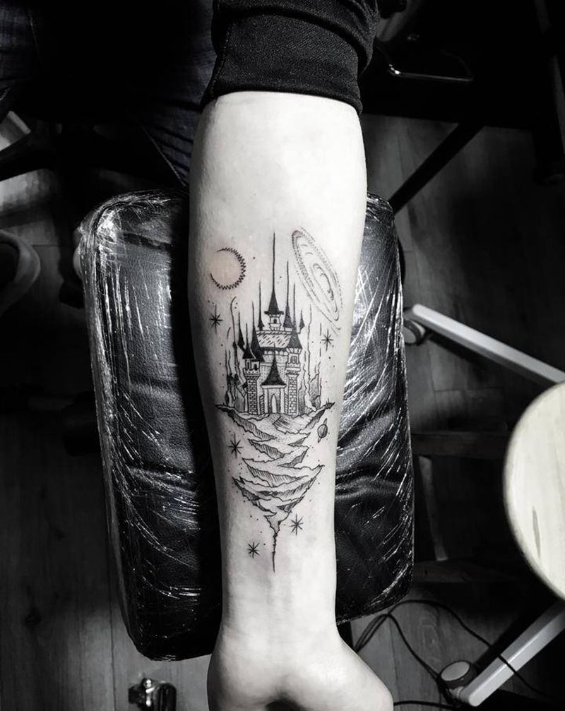 空中城堡纹身图片_手臂纹身图案