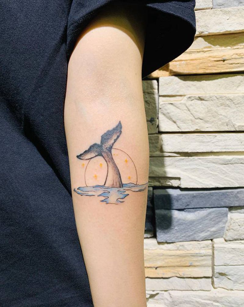 鲸鱼尾纹身图片_手臂水彩鲸鱼纹身图案