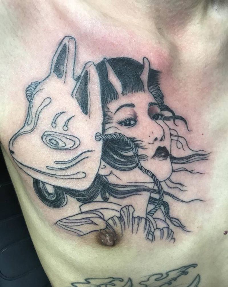 美女纹身图片_胸部新传统纹身图案