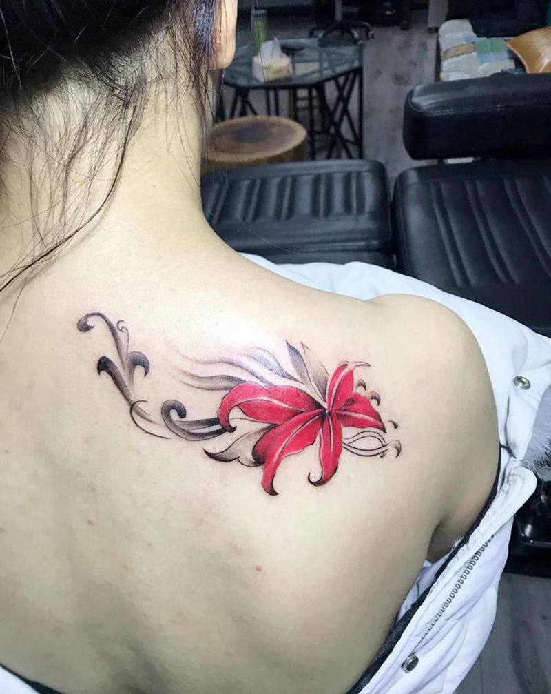 彼岸花纹身图片_背部水彩纹身图案