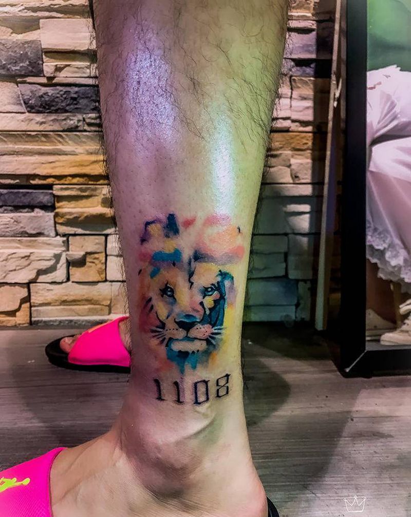 水彩狮子纹身图片_腿部水彩狮子纹身图案