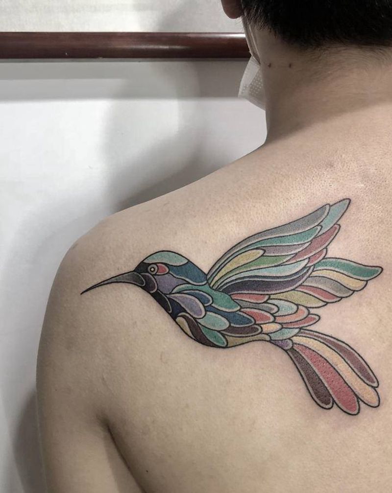 蜂鸟纹身图片_肩部水彩纹身图案