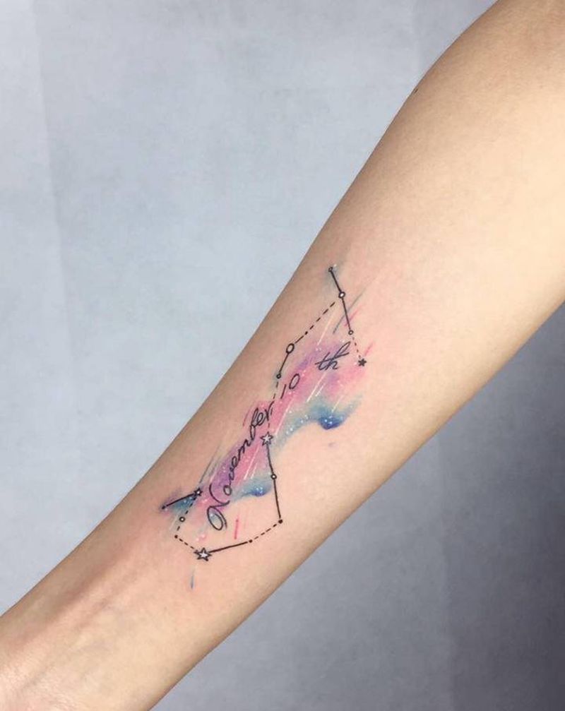 星座水彩纹身图片_手部水彩几何纹身图案
