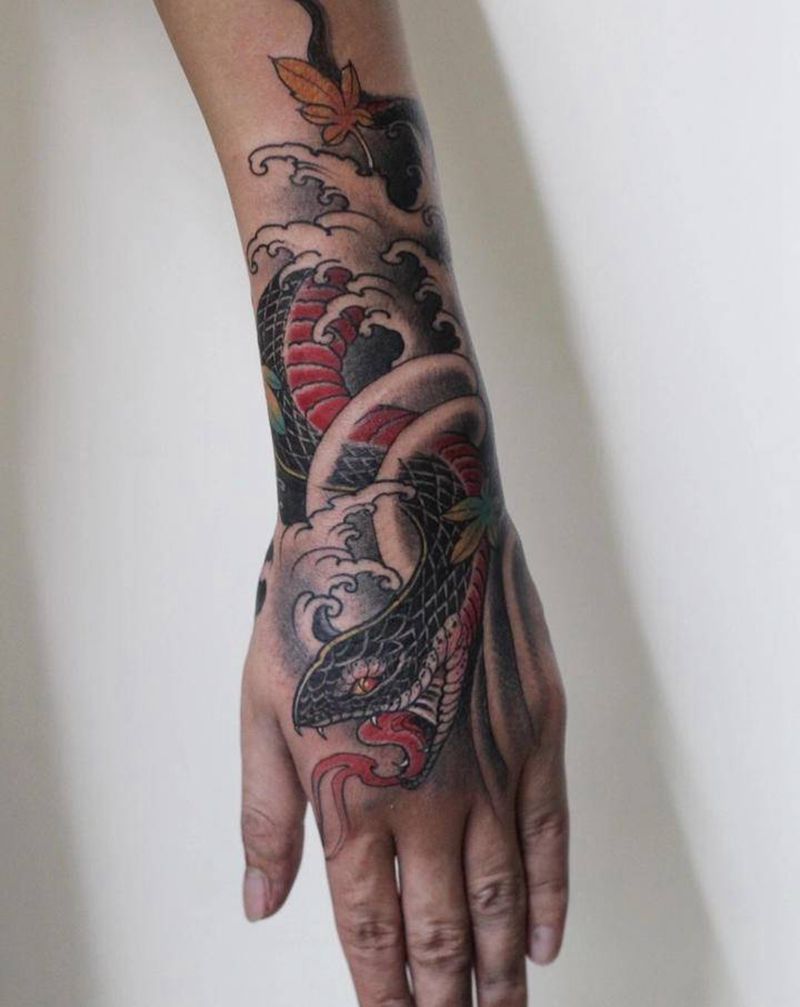 夜华纹身图片_手部新传统纹身图案