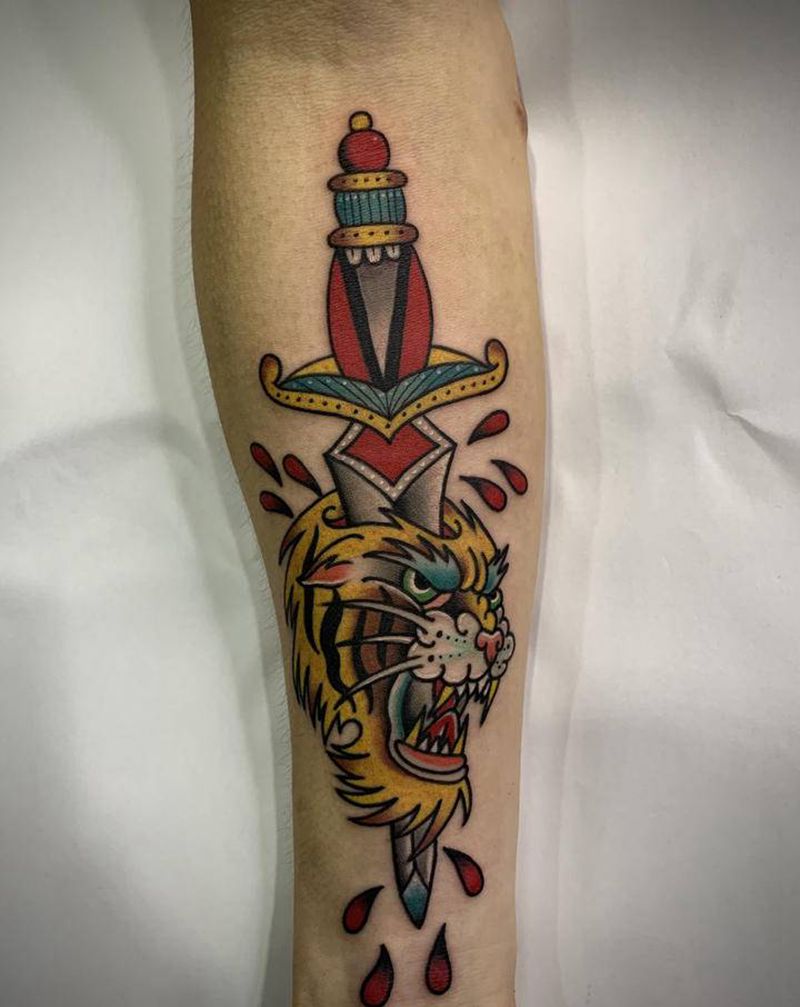 老虎纹身图片_手臂Old School老虎纹身图案