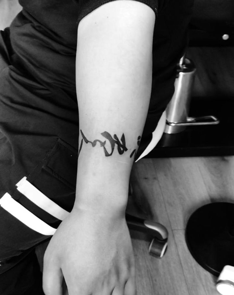 臂环纹身图片_手臂纹身图案