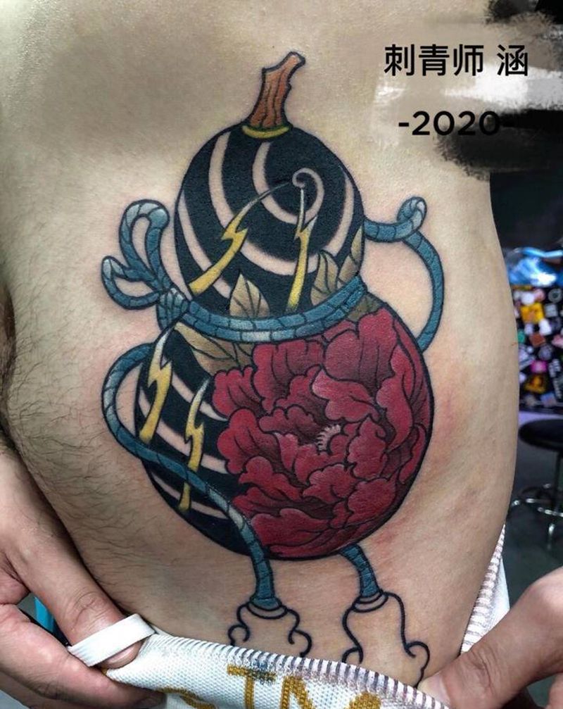 日式葫芦腰侧旧纹身遮盖纹身图片_腰部日式葫芦纹身图案