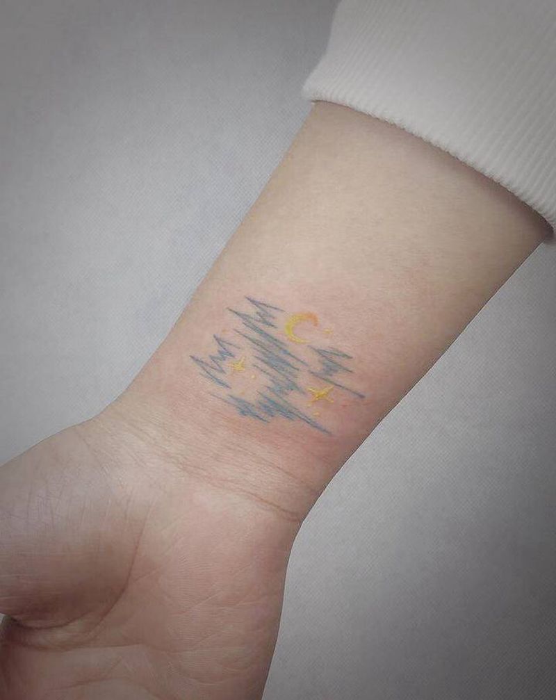 山月纹身图片_手部几何水彩纹身图案