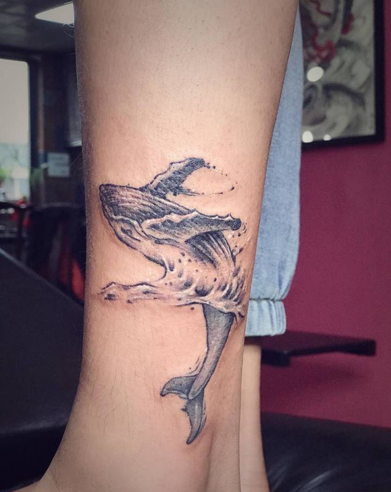 大鲸鱼纹身图片_脚部水彩点刺纹身图案