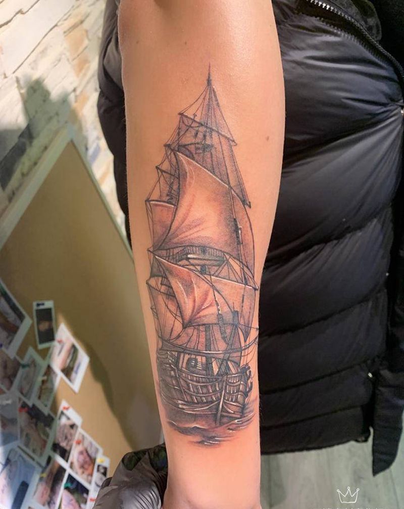 帆船纹身图片_手部帆船纹身图案