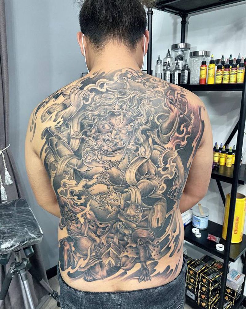 大黑天纹身图片_背部新传统纹身图案