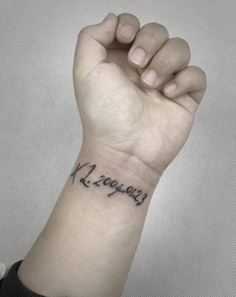 小清新纹身图片_手部花体字几何纹身图案