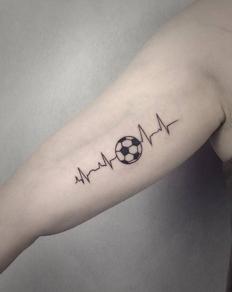 足球妹子纹身图片_手部几何纹身图案